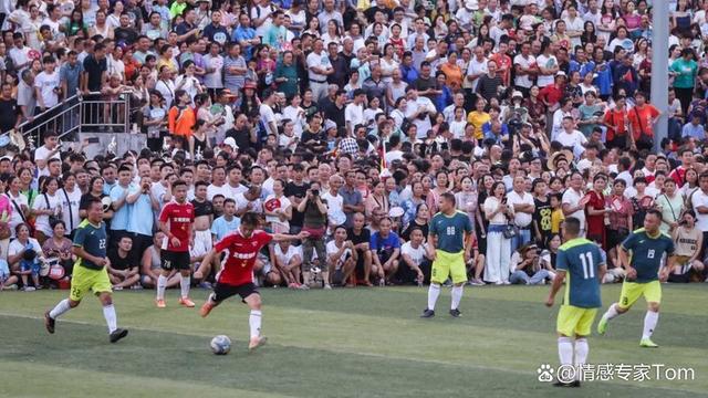 关于新冠疫情下国内足球联赛再度开赛,球迷热情高涨的信息 关于新冠疫情下国内足球联赛再度开赛,球迷热情高涨的信息